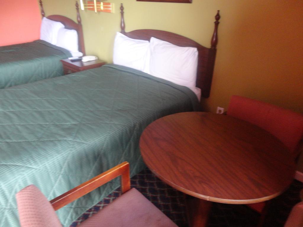 Royal Inn & Suites Tunica Room photo