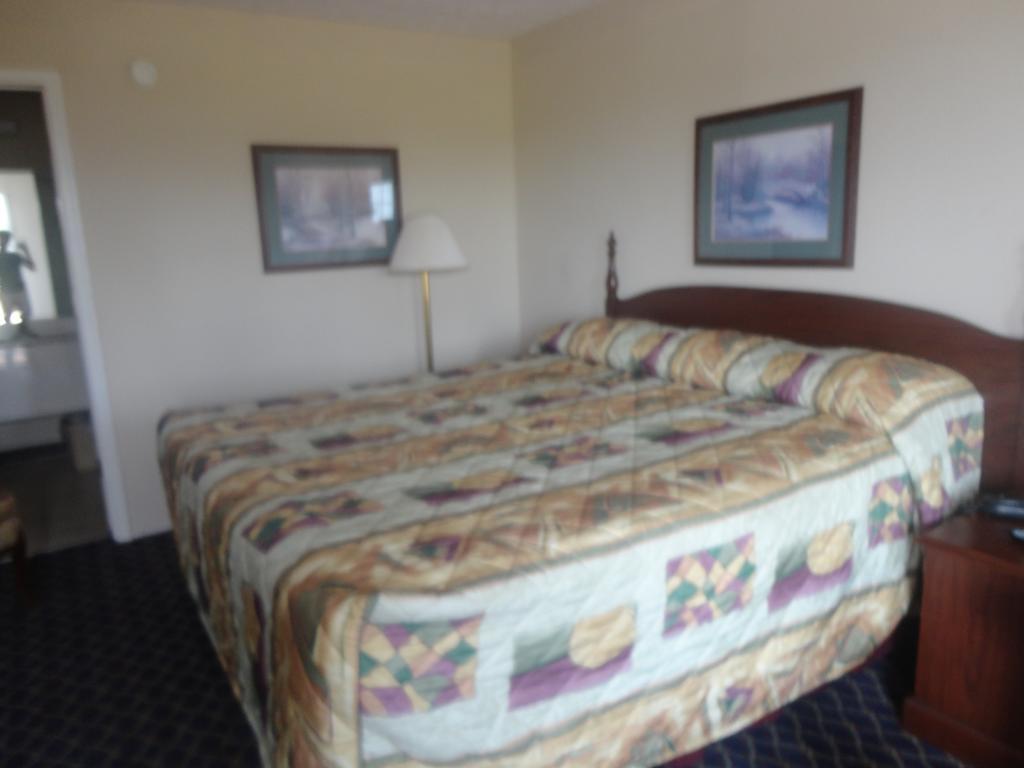 Royal Inn & Suites Tunica Room photo